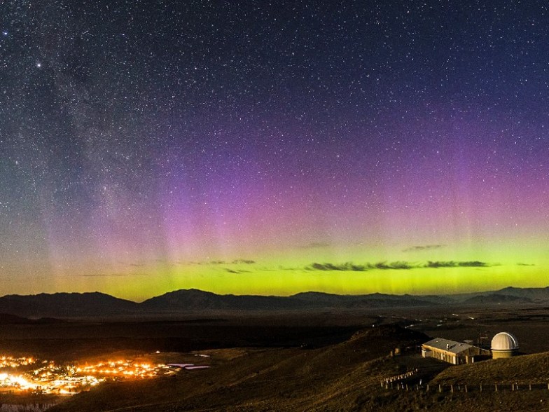 Aurora and stars Lake Tekapo