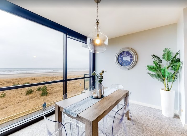 Beachfront Condo with Amazing Ocean View