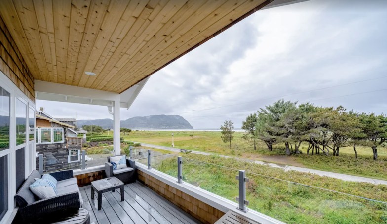 Oceanfront Dog-Friendly Home with Gas Fireplace