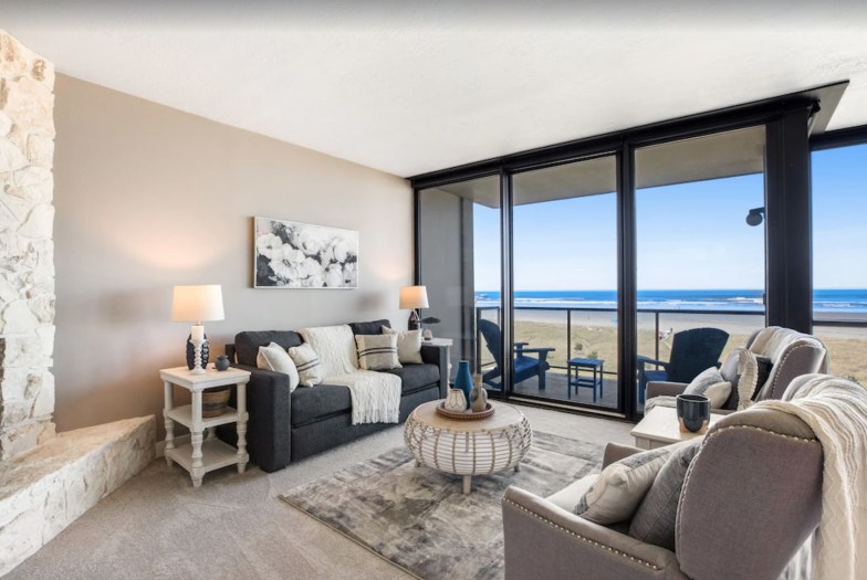 Renovated Oceanfront Condo