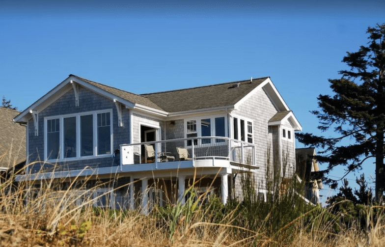 Wake up to seagrass and sand